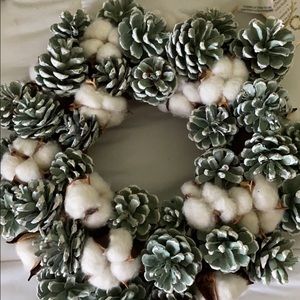 NWT Pinecone & Cotton Wreath 12”
